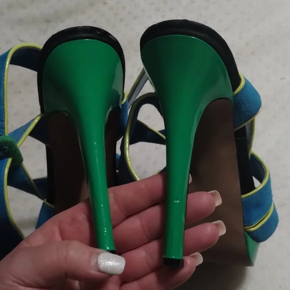 Jessica Simpson turquoise heels - Picture 5 of 9